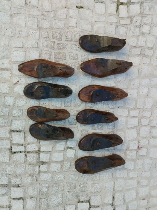 Moldes de sapatos antigos