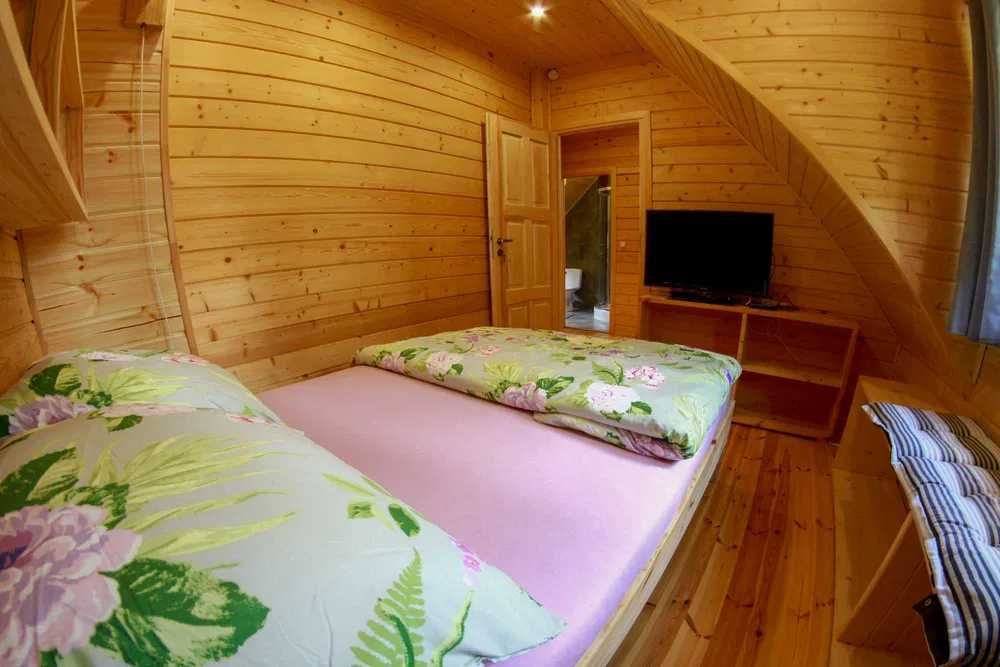 Domek z widokiem na jezioro z balią, łódką i supami  .Bogaczewo 94B