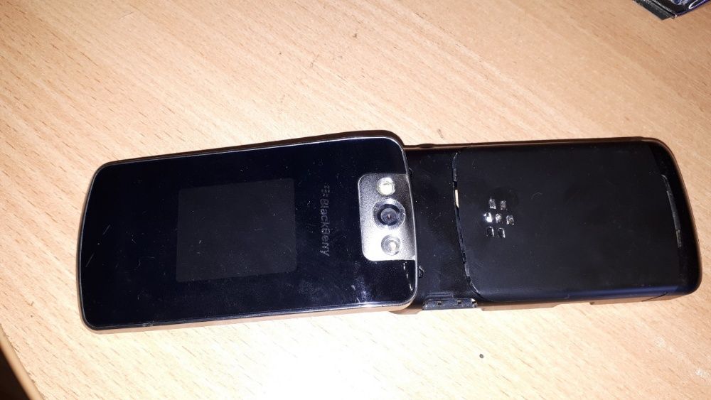 Продам корпус биу с рабочим экраном для Blackberry 8220