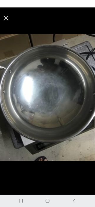 Placa de Indução p/ wok semi esférica 3500W
Wok 36cm semi esférica trimetral 
(Só foi utilizado 2 vezes)