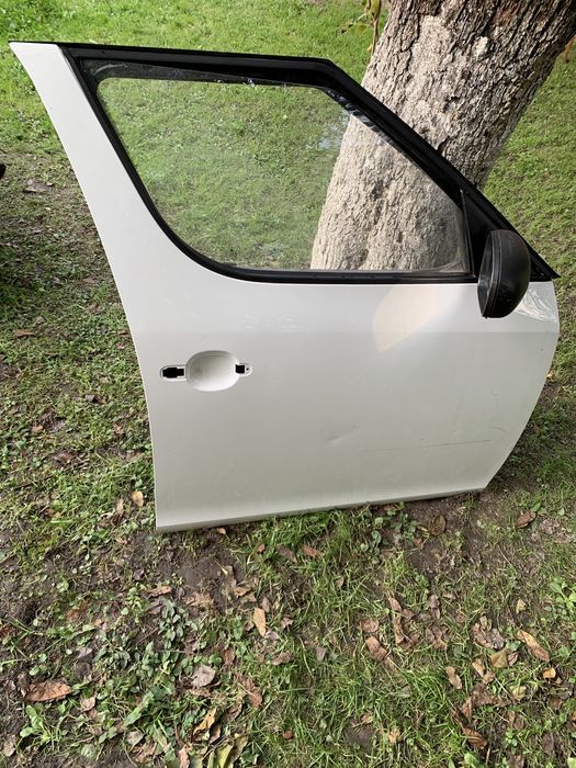 Дверка skoda roomster Передня права дверка skoda roomster