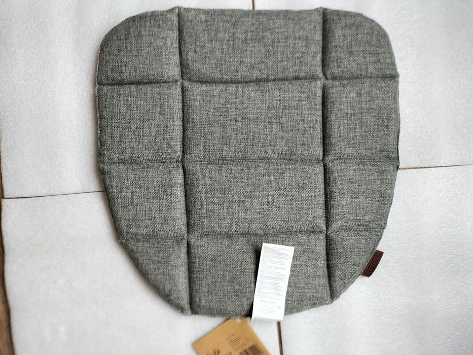 Продам подушки на стул.