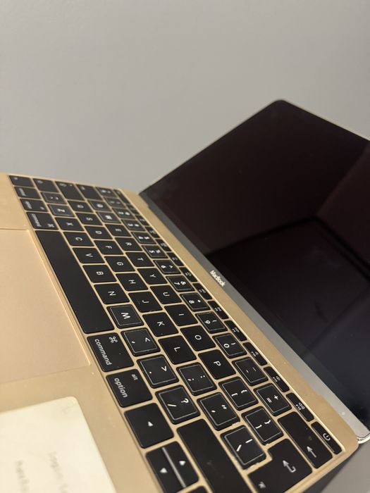 Apple MacBook A1554