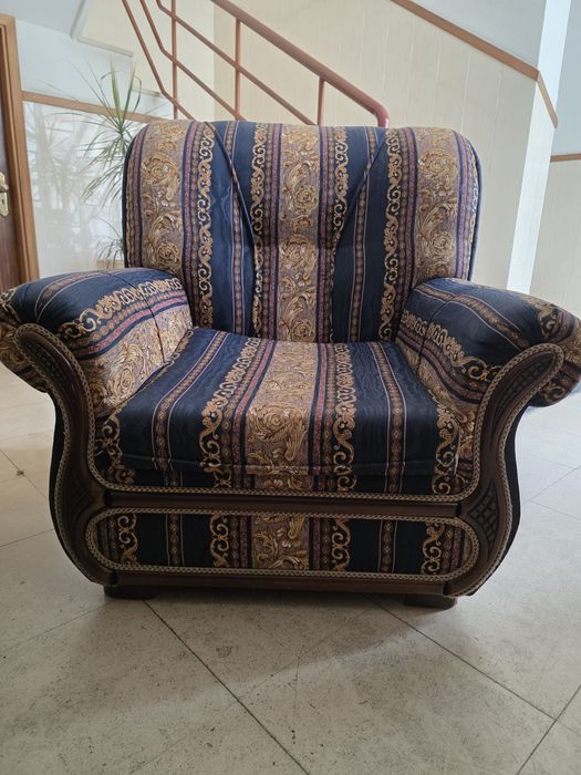 2 sofás, cadeirões