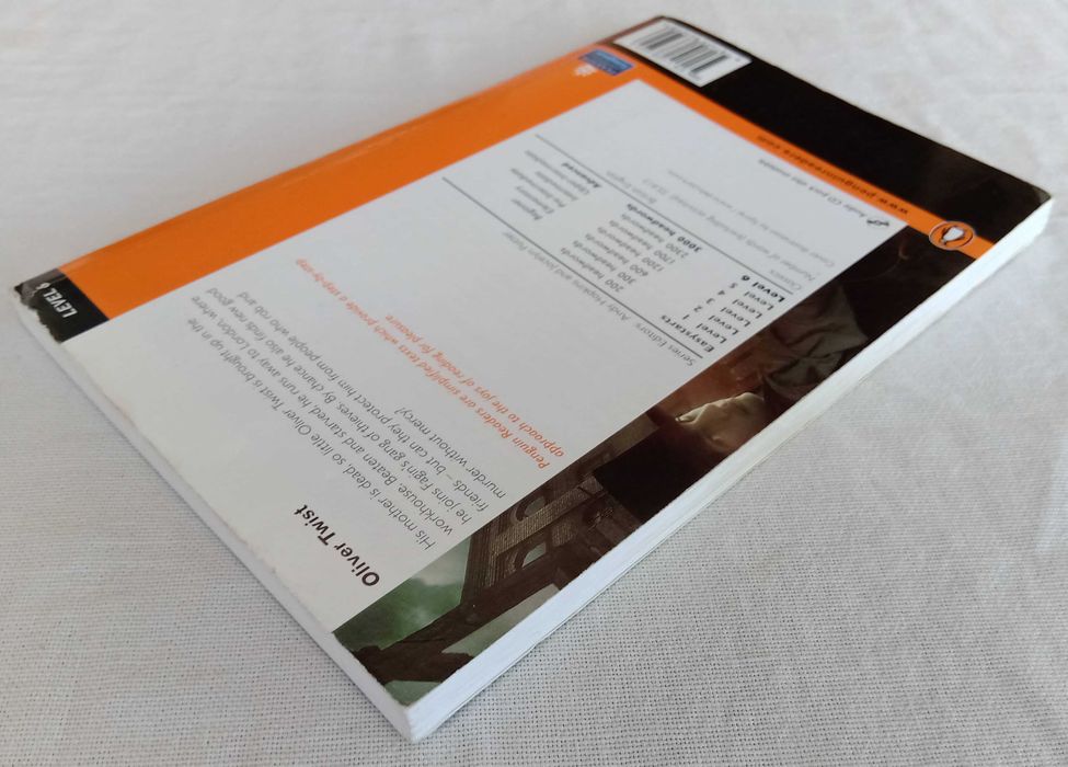 Oliver Twist Ed. Penguin Readers para aprendizagem de inglês