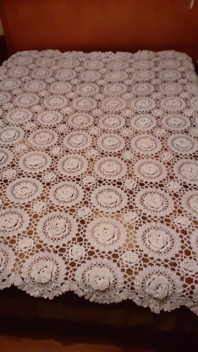 Colcha em renda feita á mão