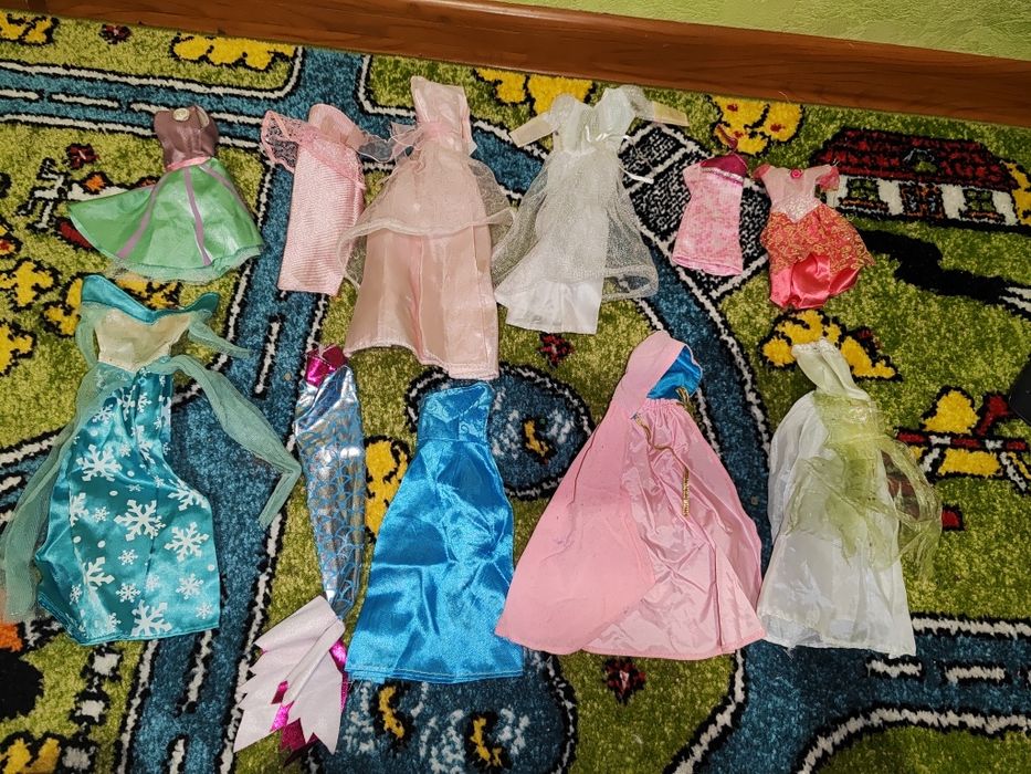 Одяг для ляльки барбі