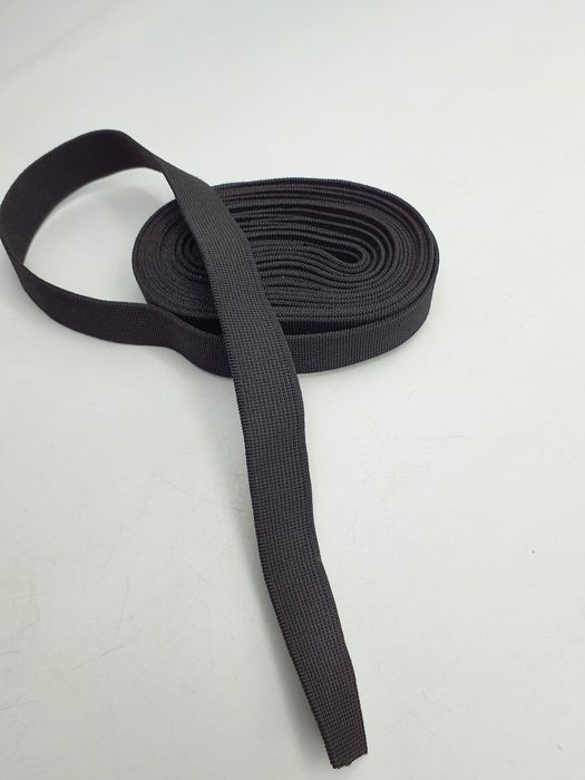 Guma czarna kupon 4 m.x 2 cm.