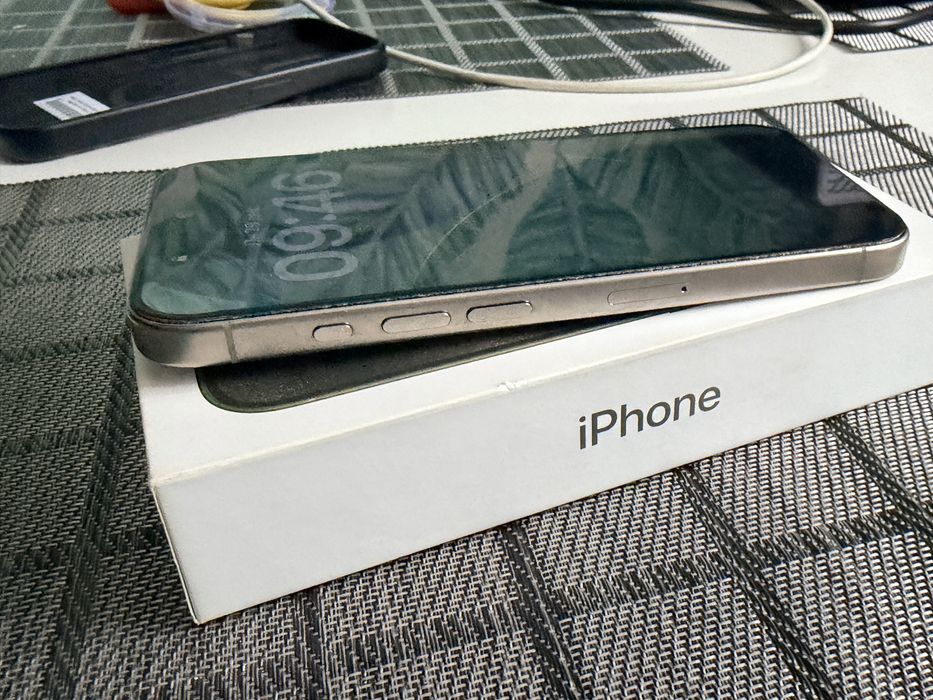 iPhone 15 Pro 128GB Natural Titanium - ідеальний стан