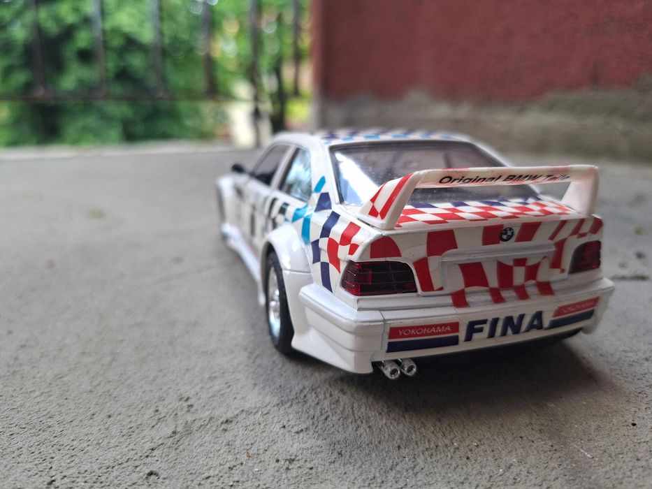 BMW M3 E36 GTR 1:24 bburago model samochodu