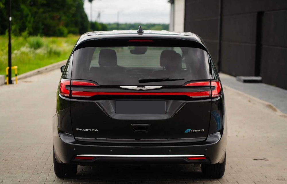 Chrysler Pacifica Hybrid 2023
