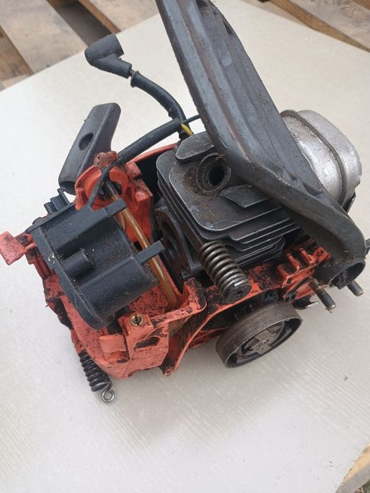 Części pilarki Husqvarna 235