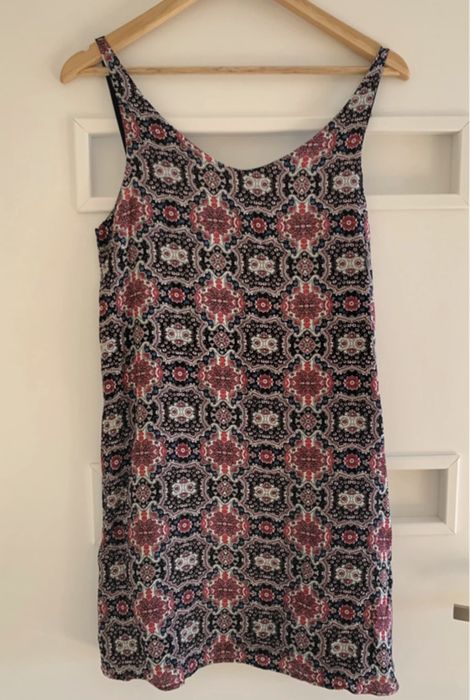 Sukienka z frędzelkami