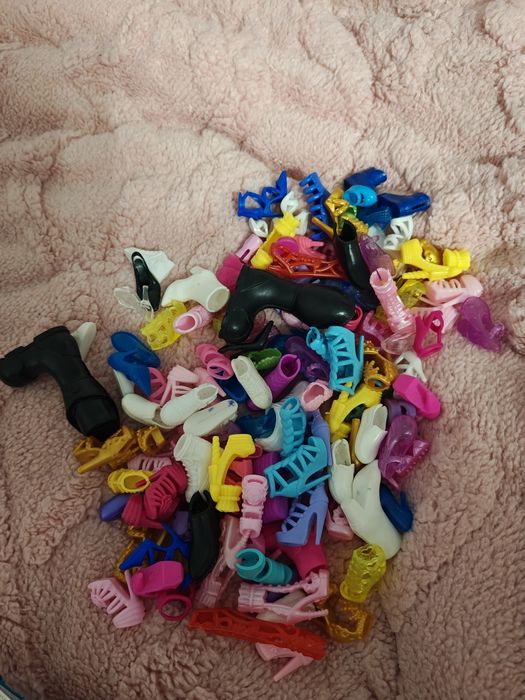 Barbie - domek,kamper, karetką, akcesoria