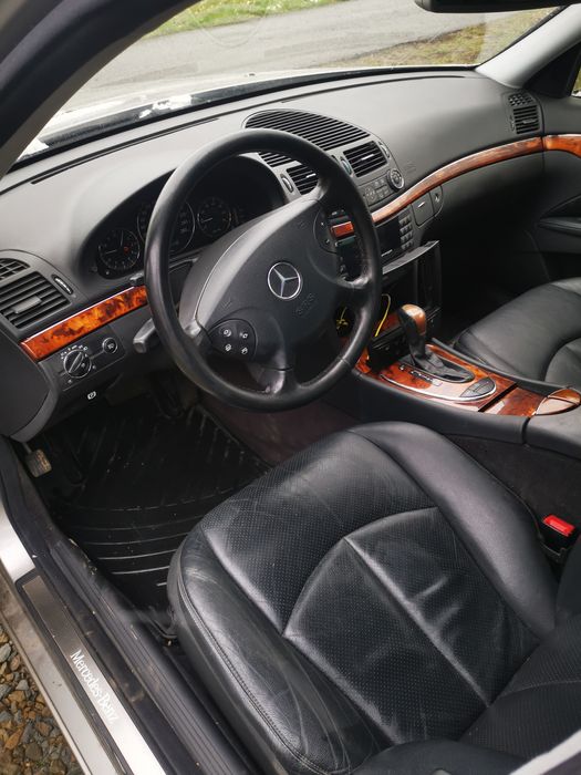 Mercedes Benz E320 4matic