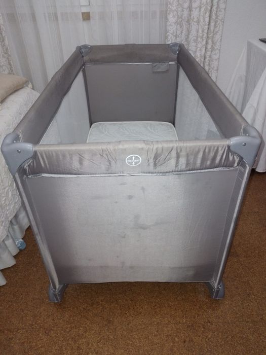 Cama de viagem com 2 colchões