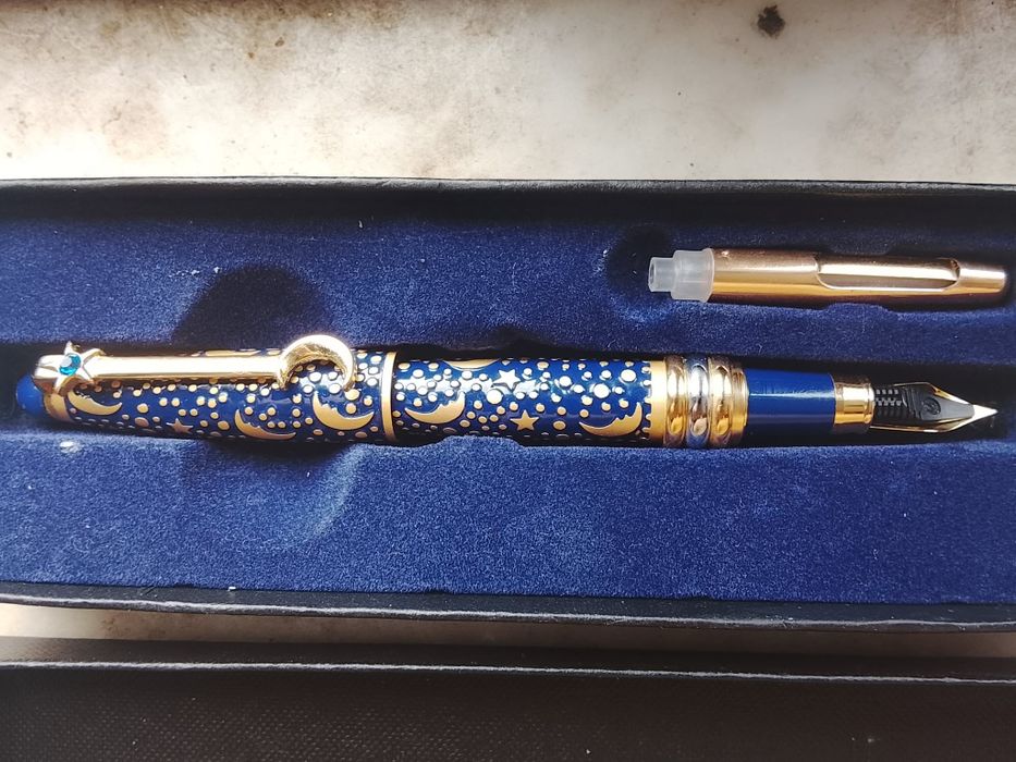 Caneta Hachette com cristais Svarovski