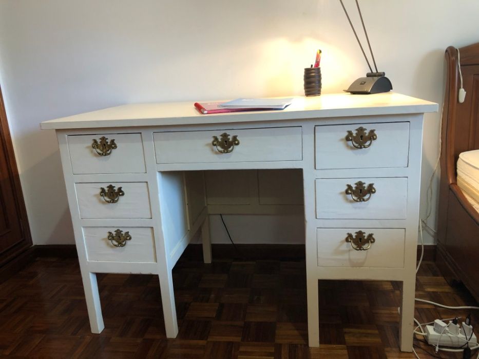 Secretária branca antiga de madeira maciça