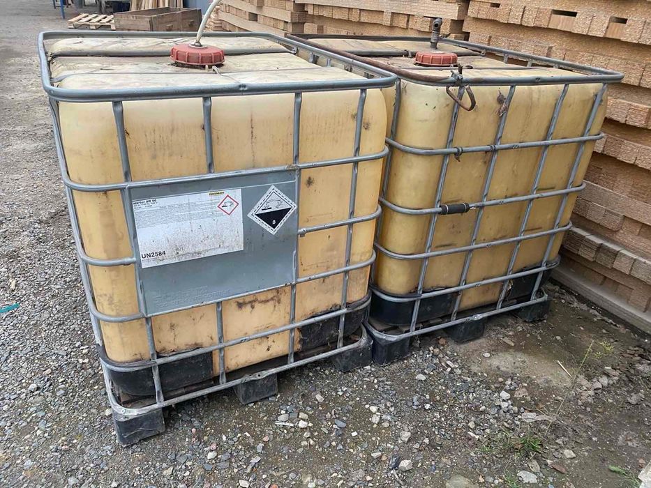 Продаются емкость куб  1000 литров