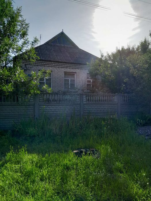 Продаж житлового будинку