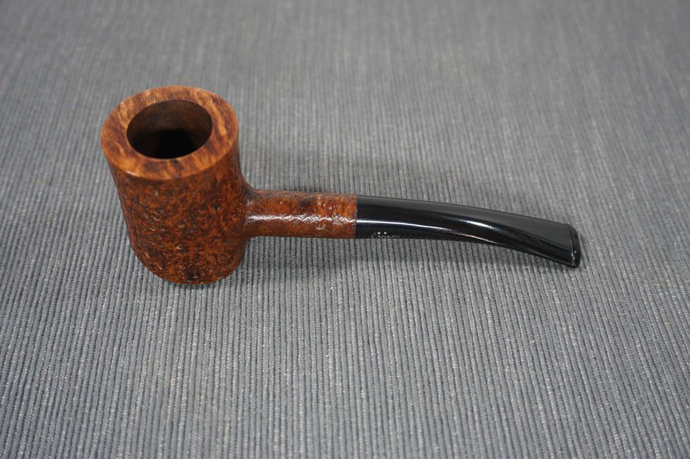 Bonito cachimbo em urze da marca Altadis, nunca usado (França)