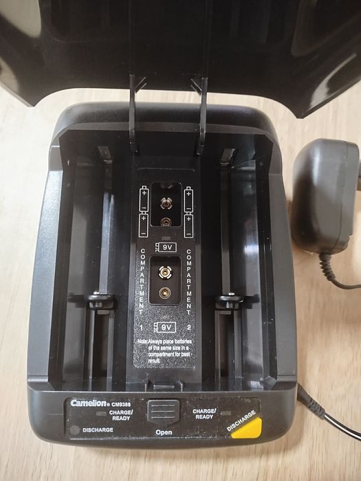 Carregador de pilhas bom estado