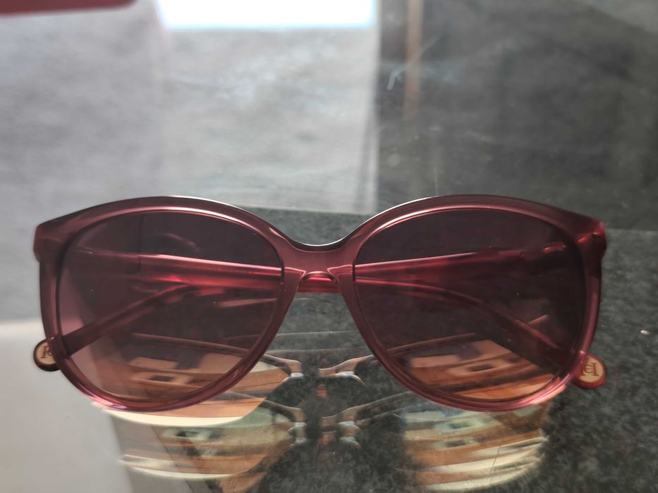 Óculos de Sol Carolina Herrera – Elegância e Sofisticação