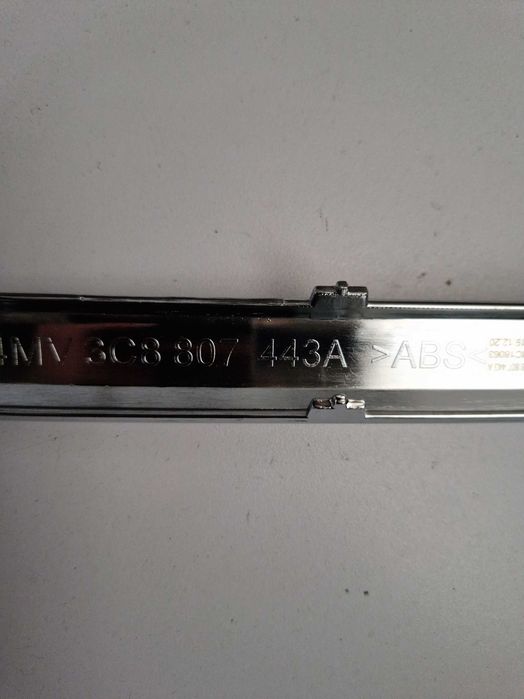 Friso para-choques VW Passat CC