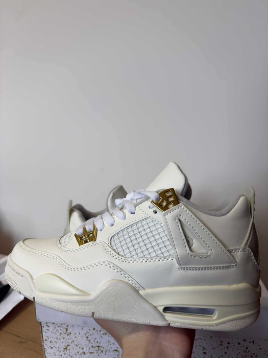 Air Jordan 4 Retro „Kremowe” – EU 38