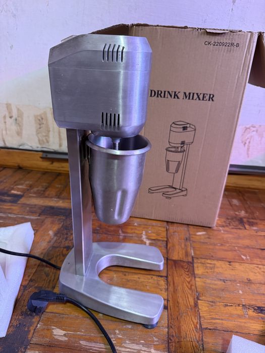Молочний миксер ,милкшейкер , молочний міксер