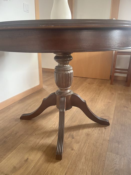 Mesa de jantar redonda