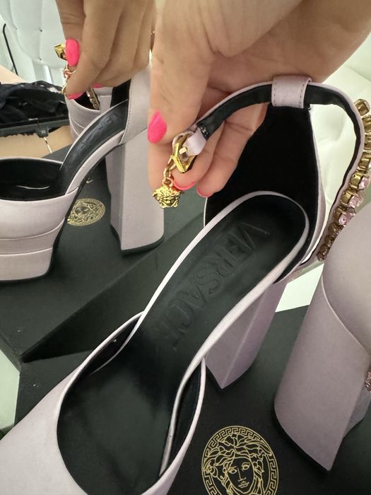 Босоножки versace