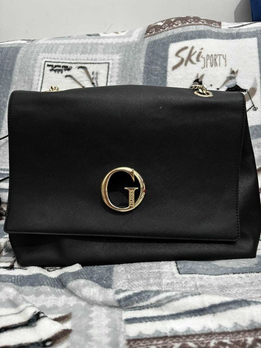 czarna torebka guess