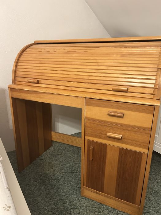 Biurko/ sekretarzyk sosnowy stan dobry