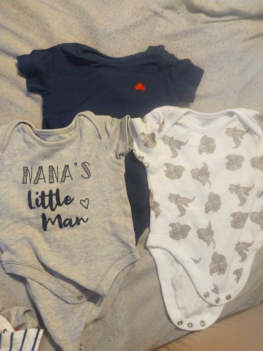 Zestaw ubrań roz 62-68