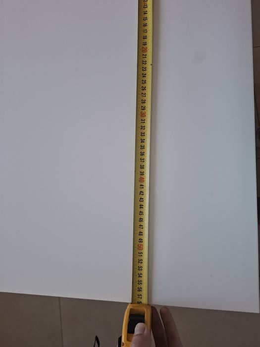 Vendo secretária para criança usada com ligeiro desgaste.