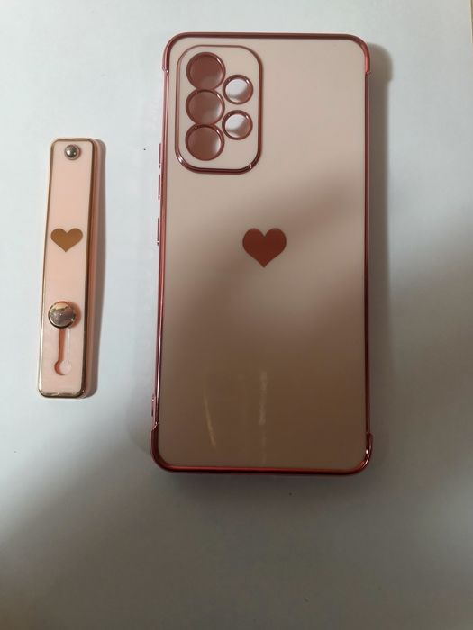 Нові чохли для Samsung та iPhone — різні моделі