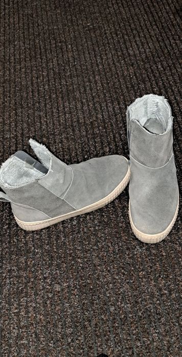 Продам чобітки зимові