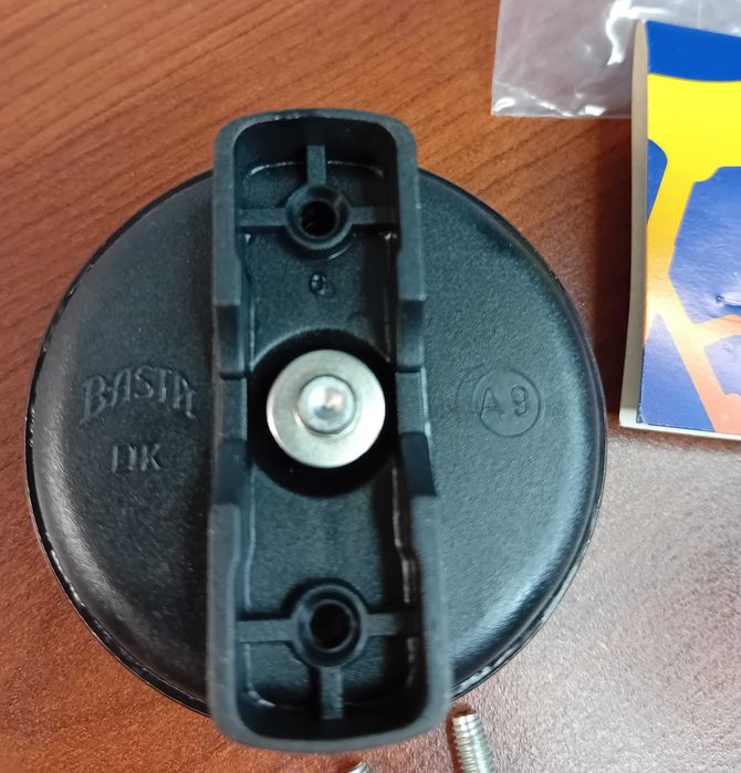 Dzwonek rowerowy obrotowy  firmy BASTA  /lekki i wygodny /.