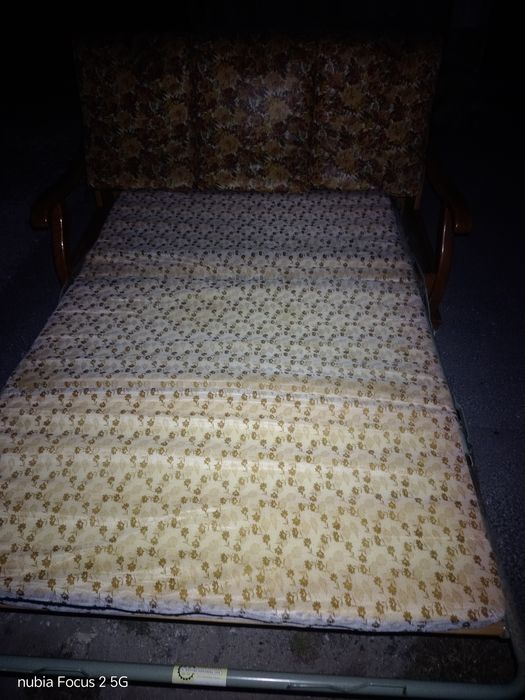 Sofa cama de dois lugares