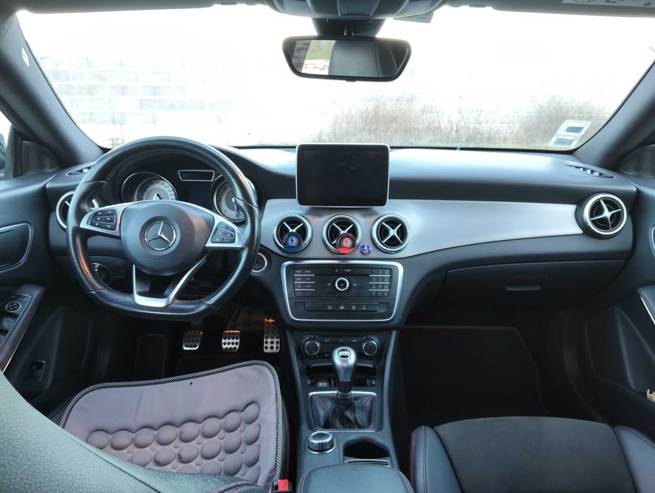Vendo Mercedes Benz CLA 180 sport coupé AMGLine