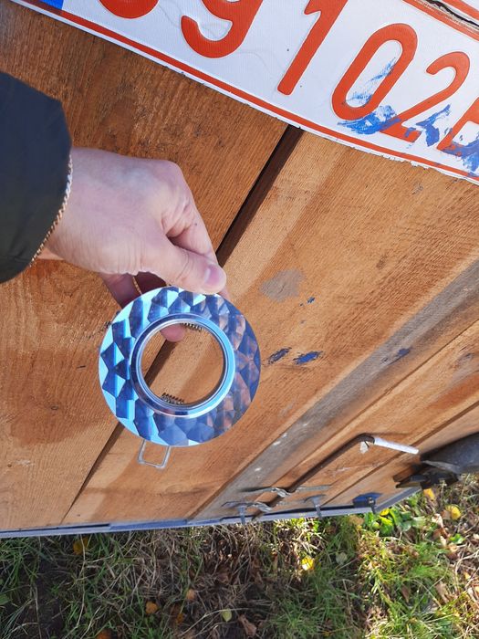 Продам точкові світильники дуже гарні 10шт.