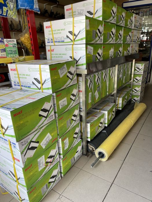 Гібридний інвертор Must 3.2 кВт 24 В