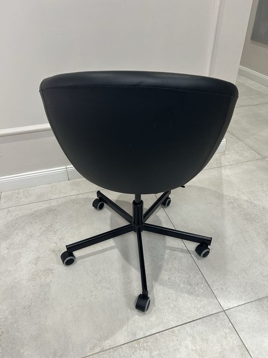 Fotel Skruvsta obrotowy czarny