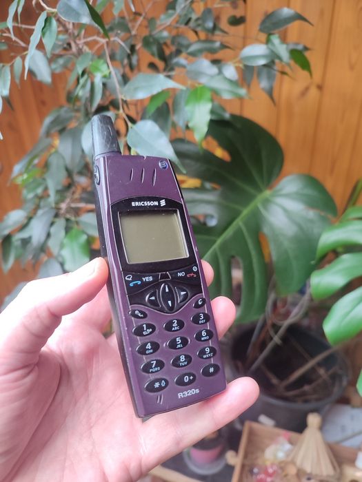 Раритетний телефон Ericsson R320s