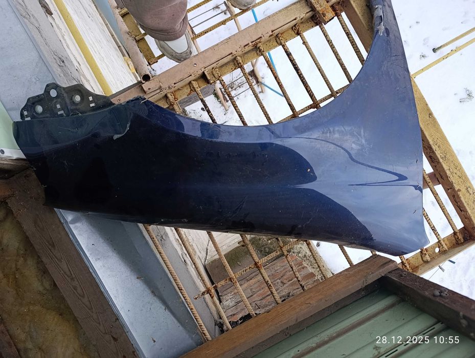 Праве переднє крило Фольксваген Джета 5