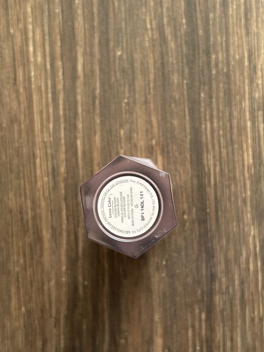 Sheglam румяна  відтінок  Love Cake