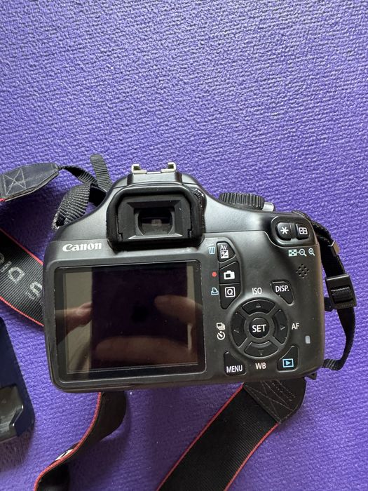 Дзеркальний фотоапарат Canon EOS1100D Kit18-55