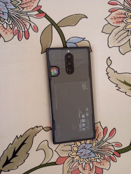 Red Magic 8s Pro Plus 1TB ROM / 16GB RAM + Carregador 165W – Monstro Gaming