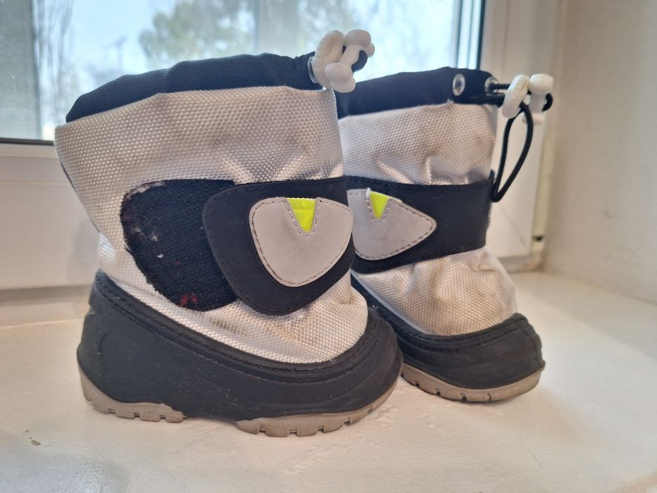 Теплі дитячі чоботи на вовні (розмір 20-21)